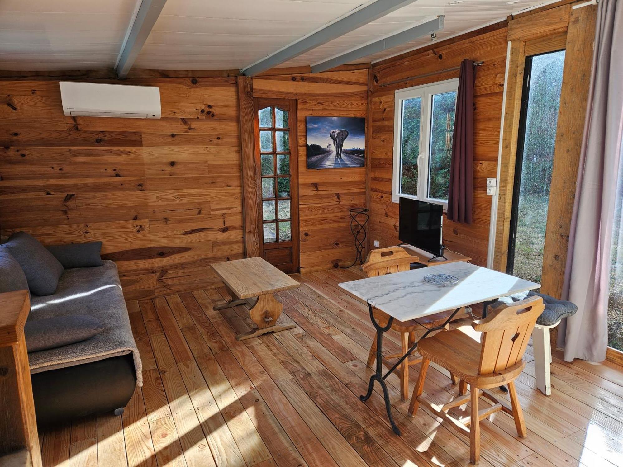 Chalet Banane Devant Piscine, A 6Km Du Festival De Piano De La Roque D'Antheron Rognes エクステリア 写真