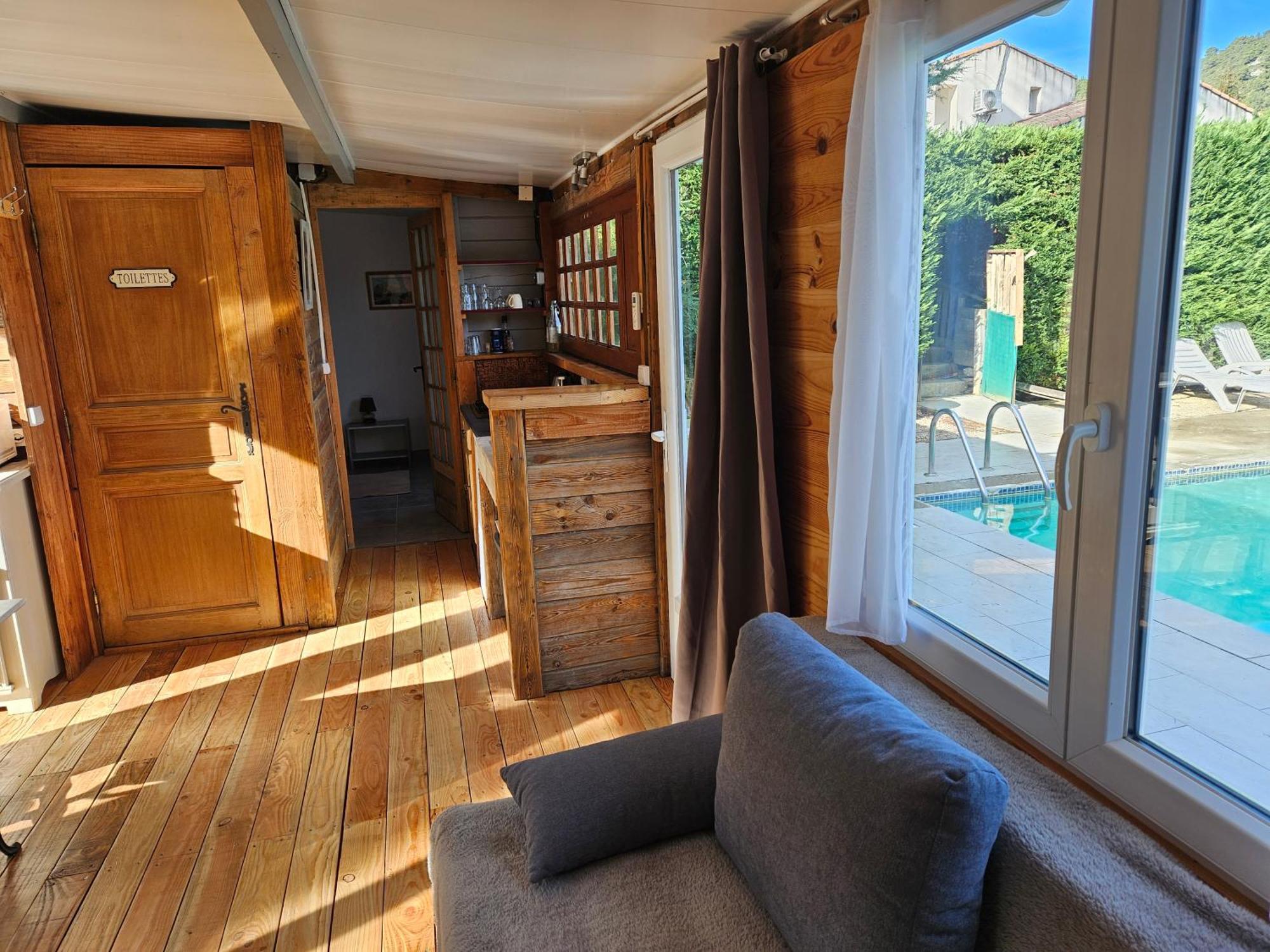 Chalet Banane Devant Piscine, A 6Km Du Festival De Piano De La Roque D'Antheron Rognes エクステリア 写真